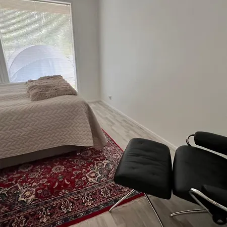 Upea Ja Hyvin Varusteltu Paritalohuoneisto Laehellae Merenrantaa Apartamento *